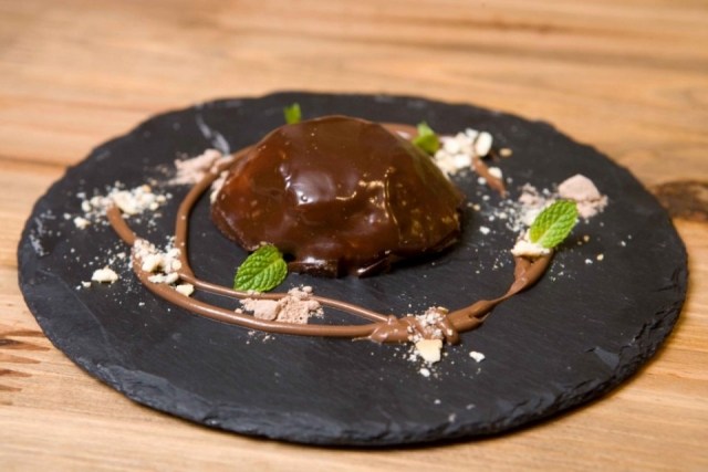 Phoskito con mousse de turrón